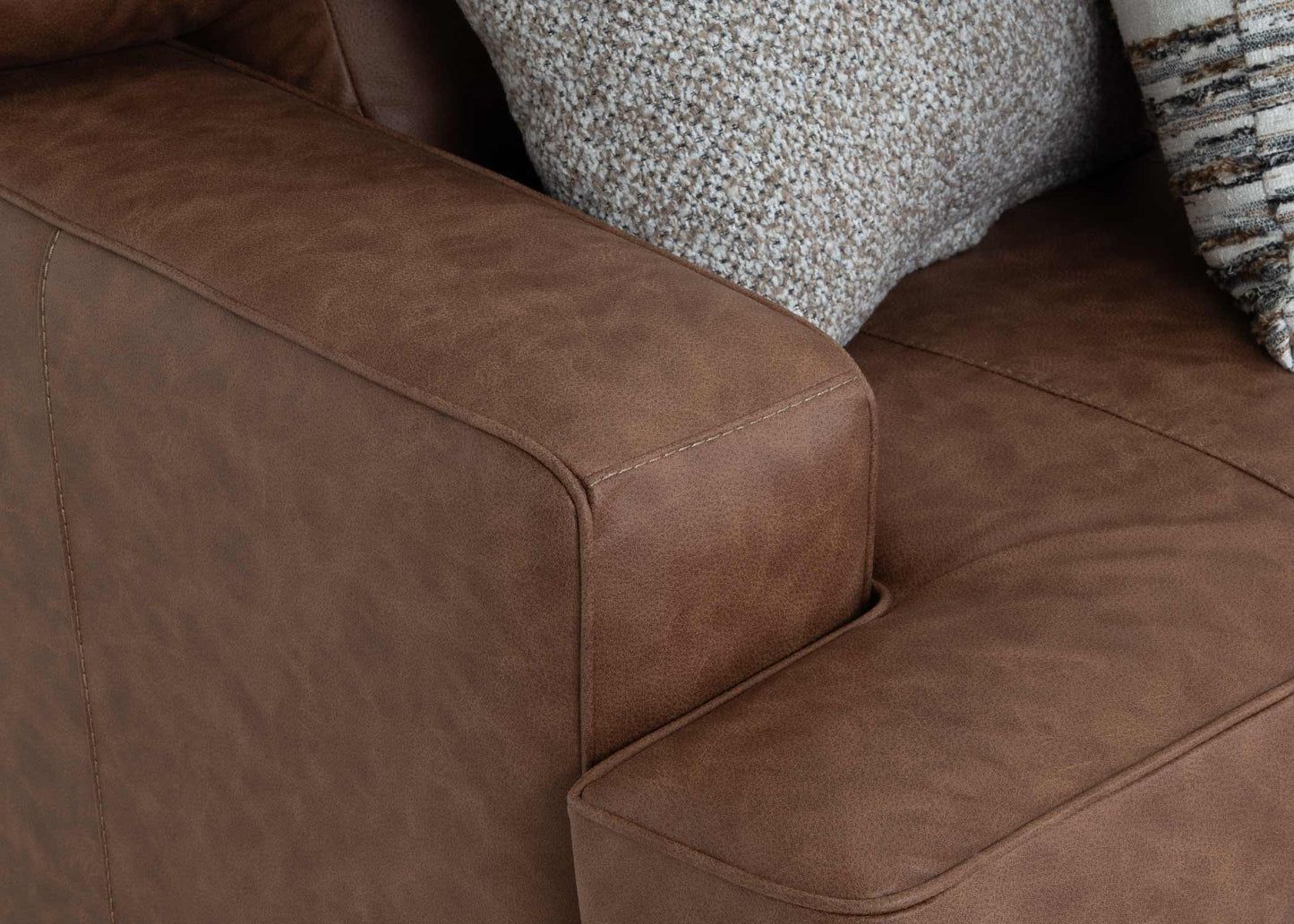 Regent Loveseat